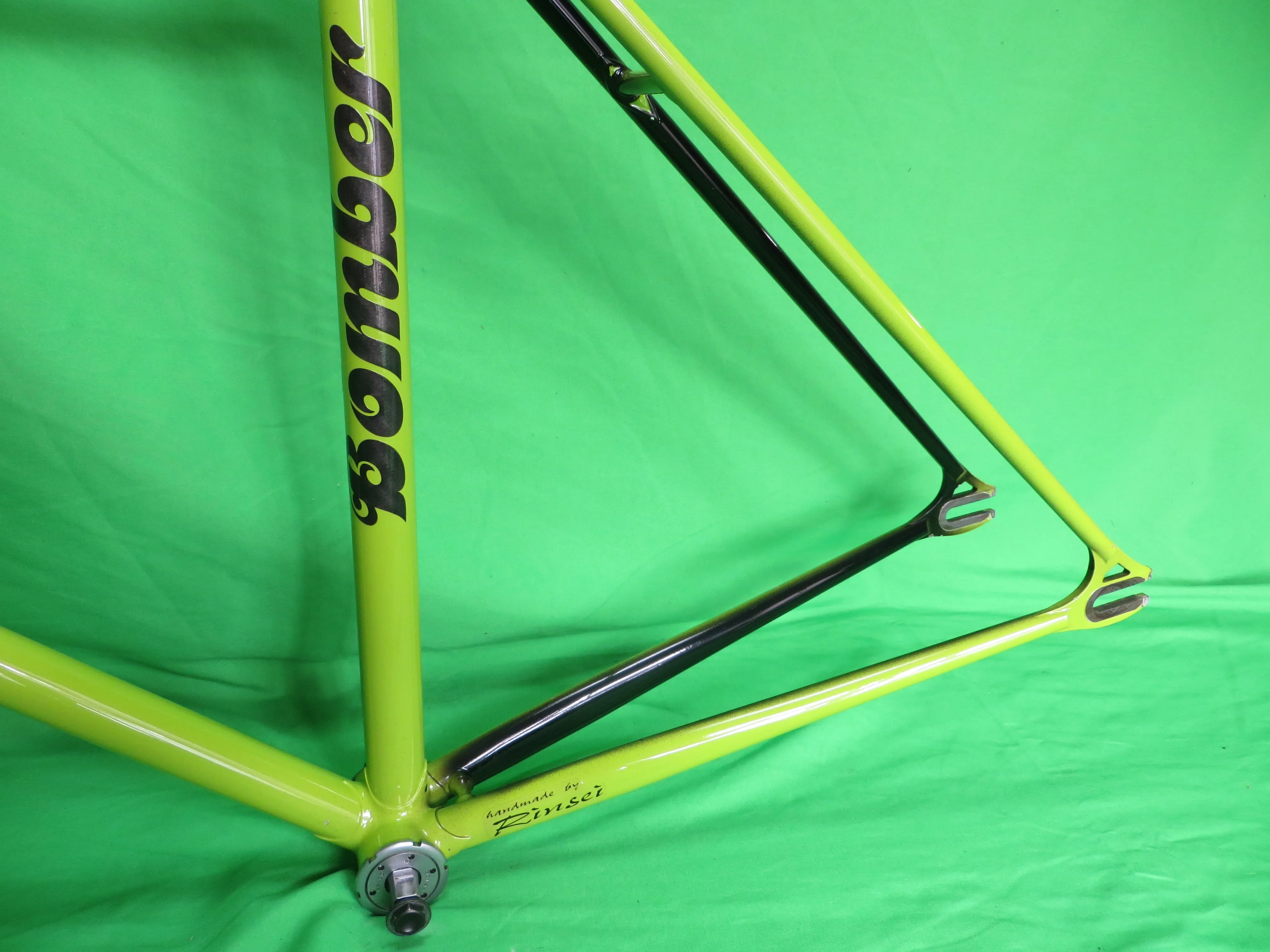 Bomber Pro // Green Black Fade // 48cm