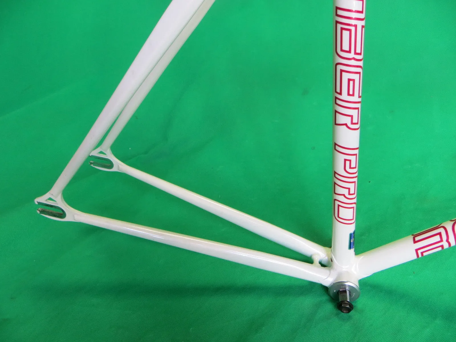 BOMBER PRO // White, Kasei Ultima R // 52.5cm