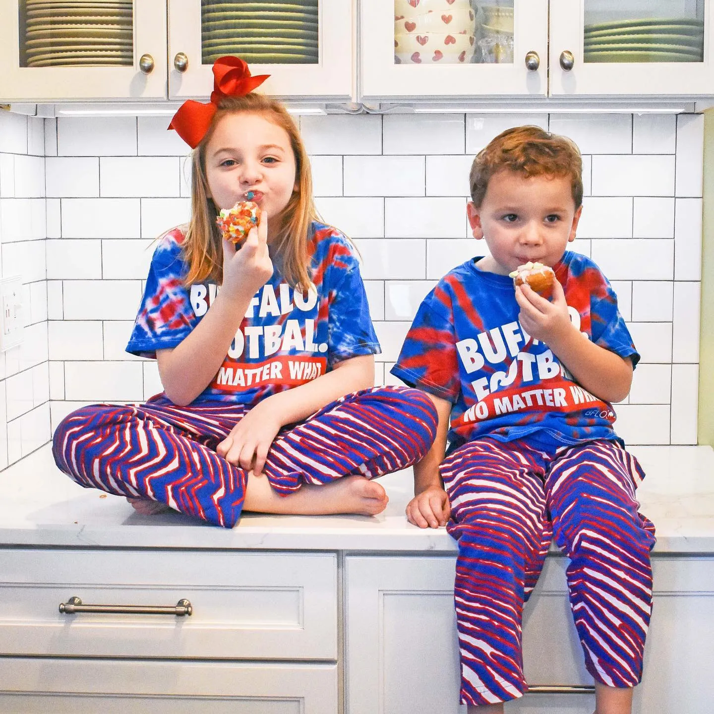 Buffalo Bills Youth Zubaz Pants - Stylish & Comfortable Team Spirit Wear for Young Fans