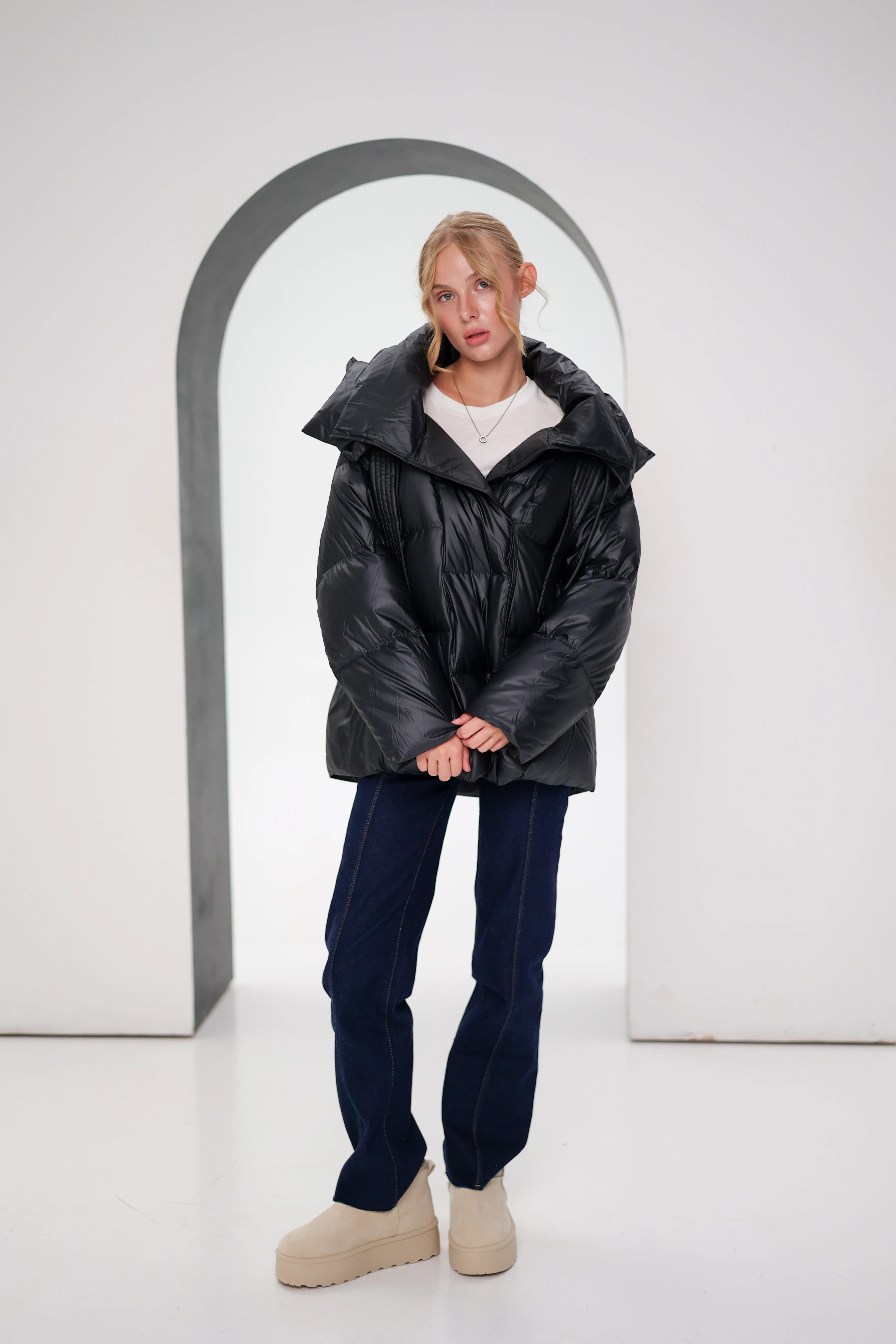 FeatherLite Relaxed Down Puffer in Black