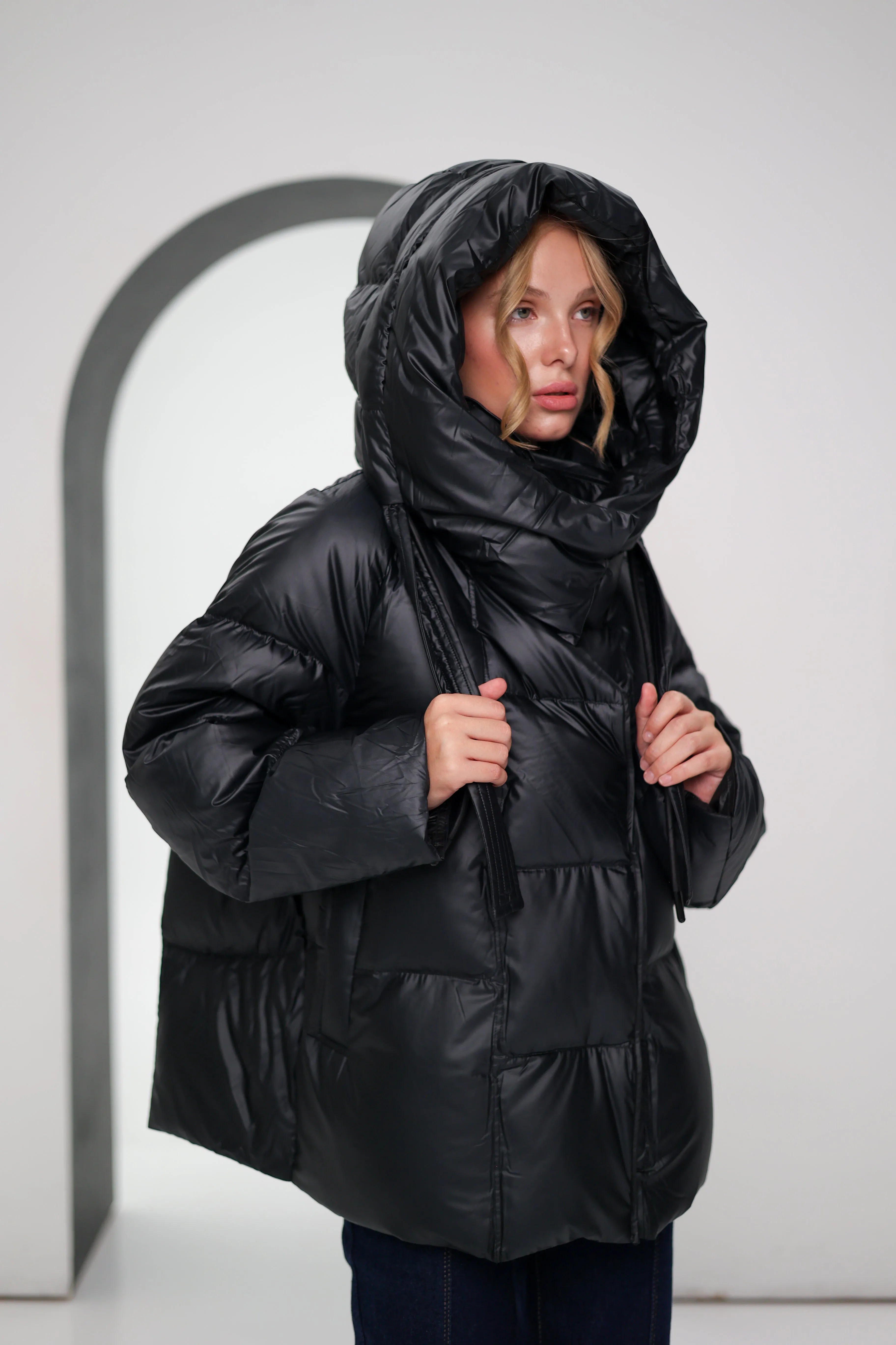 FeatherLite Relaxed Down Puffer in Black