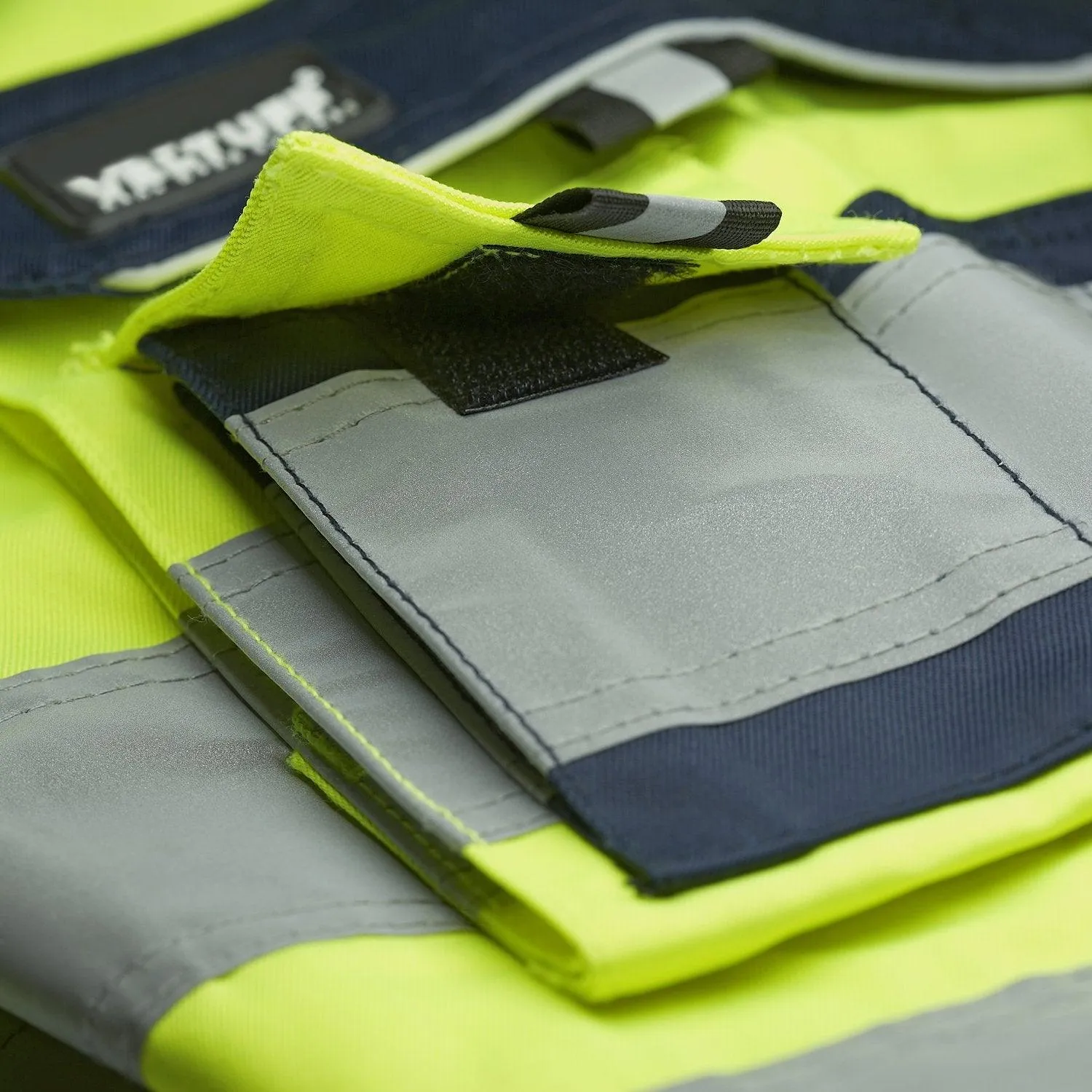 Reflex Hi-Vis Shorts with detachable holster pockets